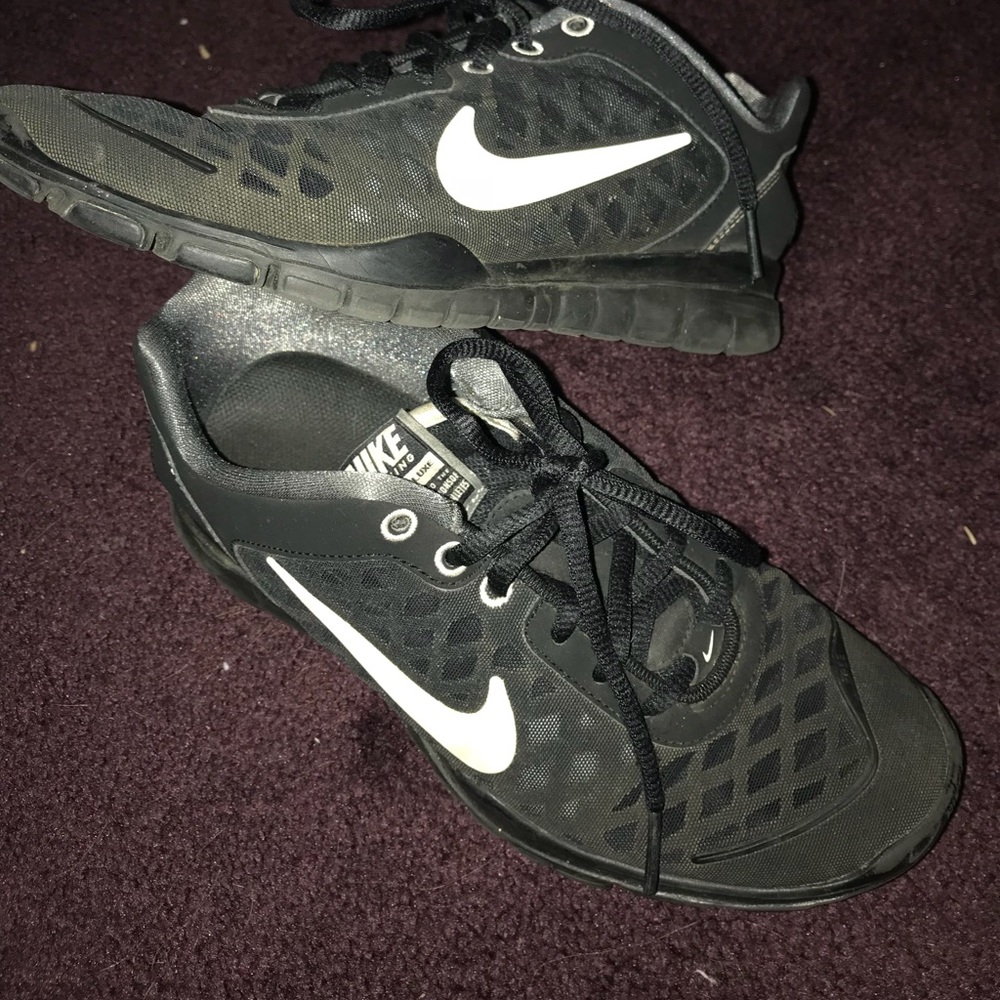 Old Skool Black Nike Running Shoes